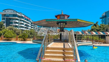 Квартира 2+1 на первой береговой линии в Махмутларе с панорамным видом на море - Ракурс 2