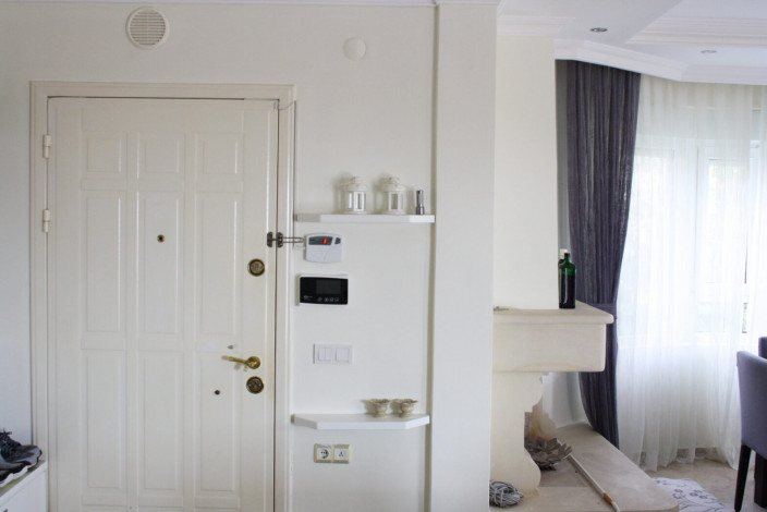 Трехэтажная вилла 5+1 в 100 метрах от моря в Кестель, 240 м2 - Ракурс 6