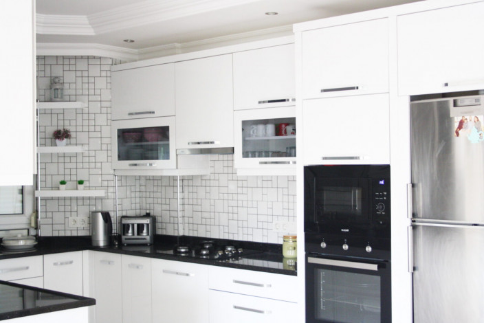 Трехэтажная вилла 5+1 в 100 метрах от моря в Кестель, 240 м2 - Ракурс 8