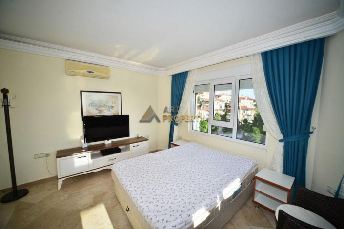 Трехэтажная вилла 5+1 в 100 метрах от моря в Кестель, 240 м2 - Ракурс 13