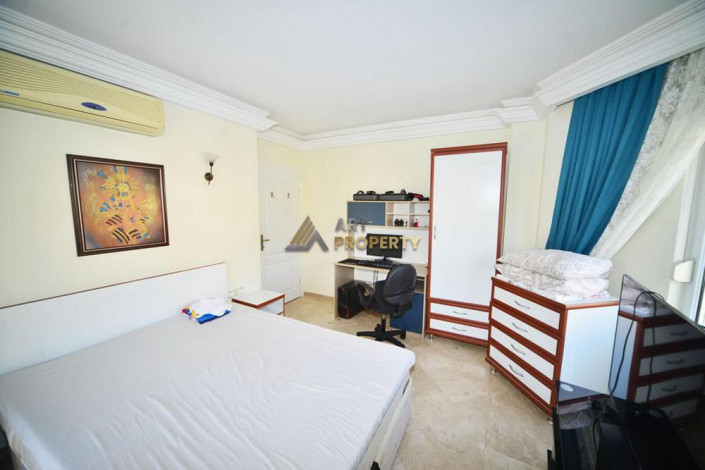 Трехэтажная вилла 5+1 в 100 метрах от моря в Кестель, 240 м2 - Ракурс 14