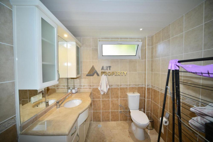 Трехэтажная вилла 5+1 в 100 метрах от моря в Кестель, 240 м2 - Ракурс 16