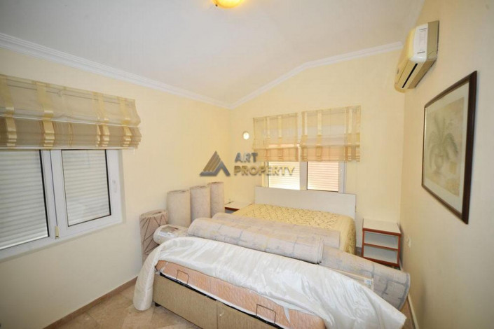 Трехэтажная вилла 5+1 в 100 метрах от моря в Кестель, 240 м2 - Ракурс 18