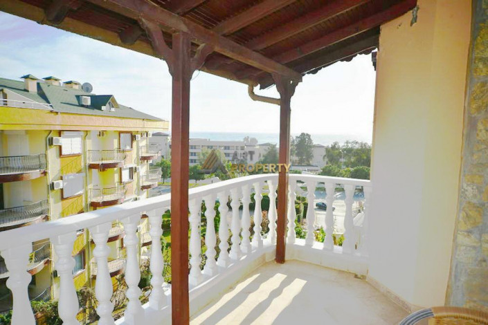 Трехэтажная вилла 5+1 в 100 метрах от моря в Кестель, 240 м2 - Ракурс 25