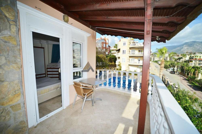 Трехэтажная вилла 5+1 в 100 метрах от моря в Кестель, 240 м2 - Ракурс 26