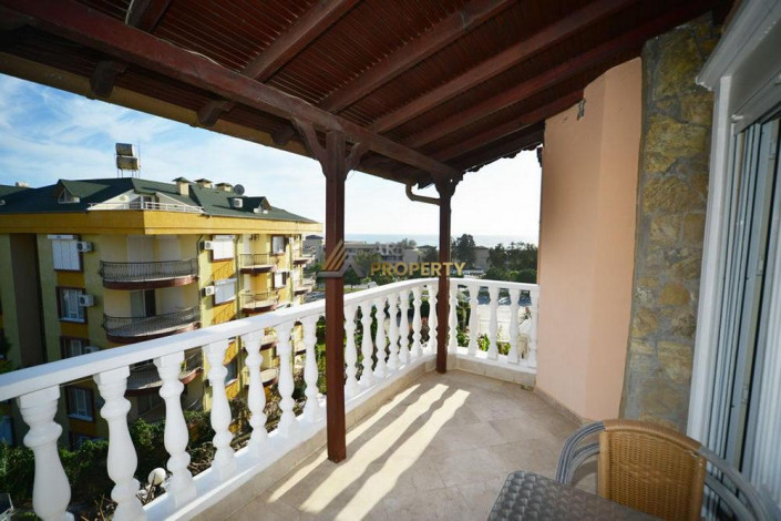 Трехэтажная вилла 5+1 в 100 метрах от моря в Кестель, 240 м2 - Ракурс 28