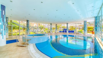 Просторная квартира 3+1 с дизайнерским ремонтом и видом на крепость в Джикджили - Ракурс 5