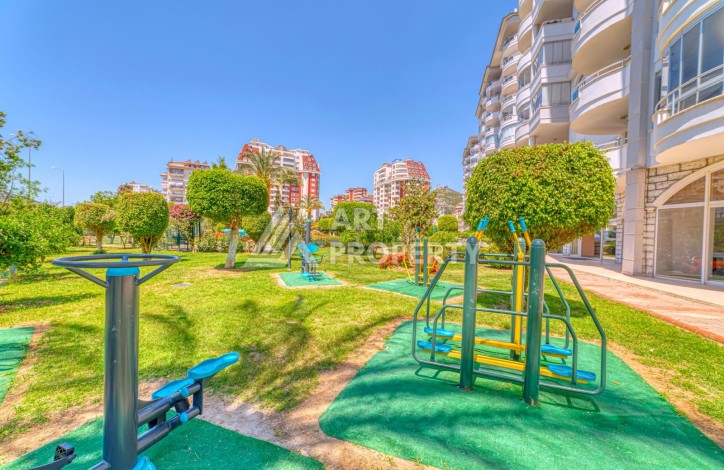 Просторная квартира 3+1 с дизайнерским ремонтом и видом на крепость в Джикджили - Ракурс 7