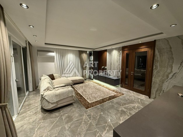 Просторная квартира 3+1 с дизайнерским ремонтом и видом на крепость в Джикджили - Ракурс 19