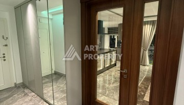 Просторная квартира 3+1 с дизайнерским ремонтом и видом на крепость в Джикджили - Ракурс 30