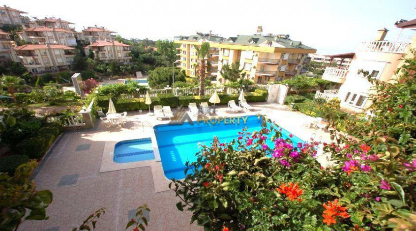 Трехэтажная вилла 5+1 в 100 метрах от моря в Кестель, 240 м2 - Ракурс 38