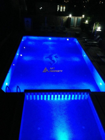 Трехэтажная вилла 5+1 в 100 метрах от моря в Кестель, 240 м2 - Ракурс 40