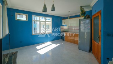 Недорогая квартира с видом на море 2+1 на первой береговой линии в Махмутларе, 90 кв.м. - Ракурс 4