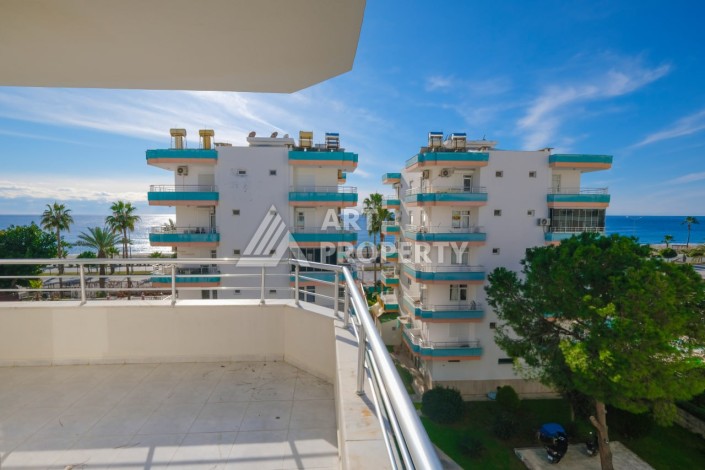 Недорогая квартира с видом на море 2+1 на первой береговой линии в Махмутларе, 90 кв.м. - Ракурс 18