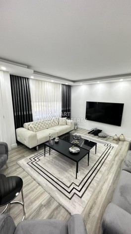 Просторная квартира 2+1 с капитальным ремонтом в центре Аланьи - Ракурс 1