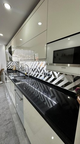 Просторная квартира 2+1 с капитальным ремонтом в центре Аланьи - Ракурс 12