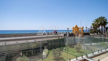 Квартира 1+1 на первой береговой линии с прямым видом на море в Махмутларе - Ракурс 36