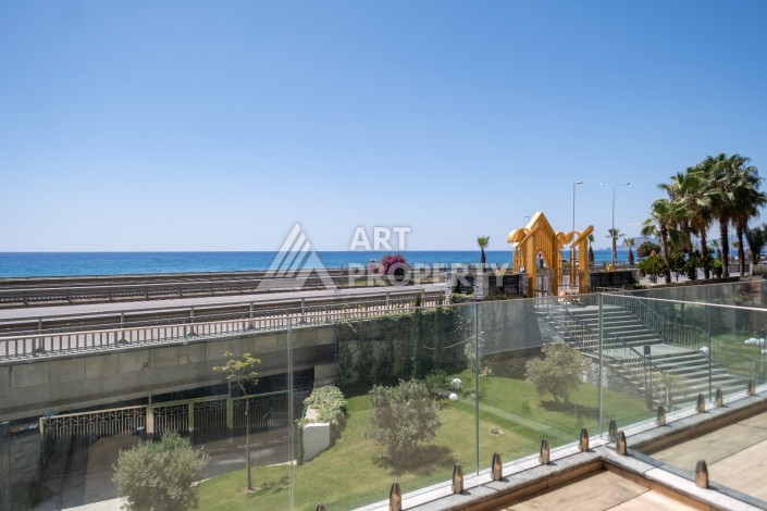 Квартира 1+1 на первой береговой линии с прямым видом на море в Махмутларе - Ракурс 35