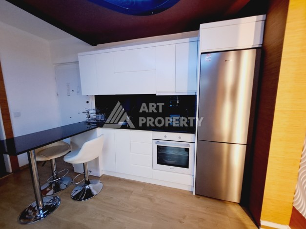 Квартира 1+1 с капитальным ремонтом в районе Клеопатры, 50 м², подходит под ВНЖ - Ракурс 2