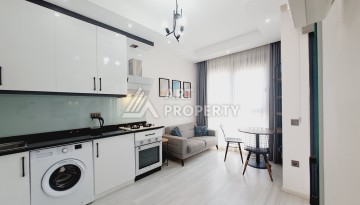 Квартира 1+1 в Алании, 50 м², 700 м до моря, подходит под ВНЖ - Ракурс 1