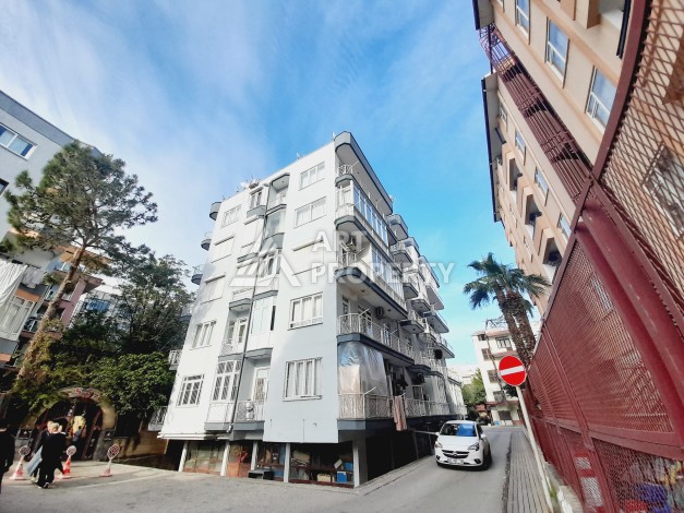 Недорогая квартира 2+1 в центре Алании, 100 м до моря, подходит под ВНЖ - Ракурс 20