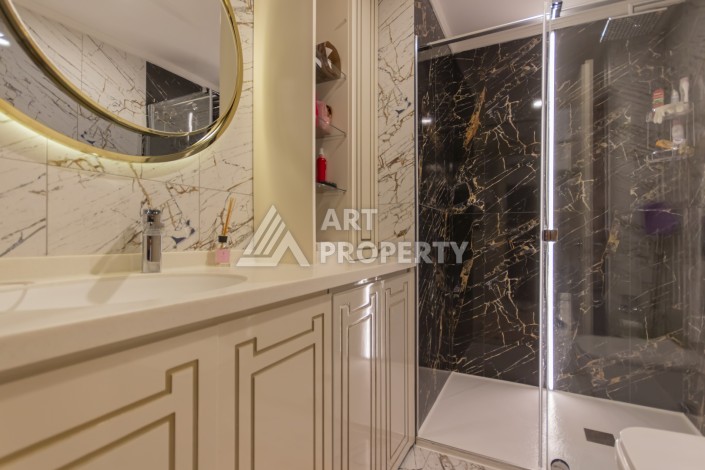 Квартира 1+1 на первой береговой линии в Махмутларе, 55 м², высокий арендный потенциал - Ракурс 8