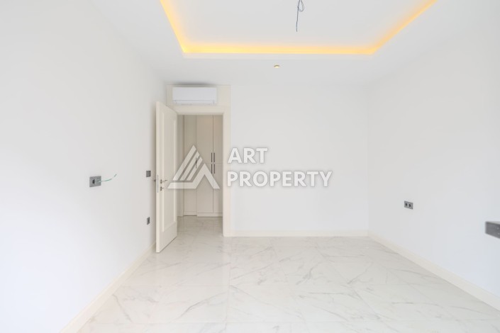 Апартаменты 2+1 в элитном комплексе в районе Клеопатры, 850 м до моря - Ракурс 2