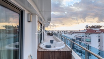 Элитный пентхаус 3+1 с панорамным видом на море и город в районе пляжа Клеопатры - Ракурс 2