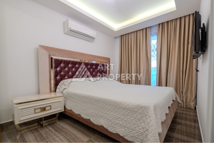 Элитный пентхаус 3+1 с панорамным видом на море и город в районе пляжа Клеопатры - Ракурс 2