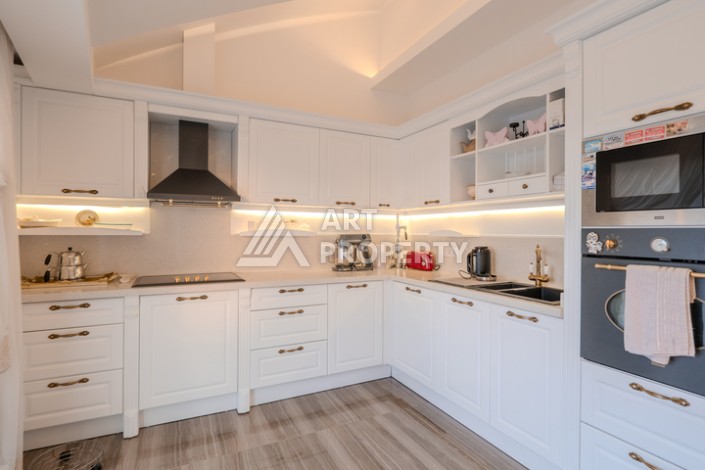 Элитный пентхаус 3+1 с панорамным видом на море и город в районе пляжа Клеопатры - Ракурс 3