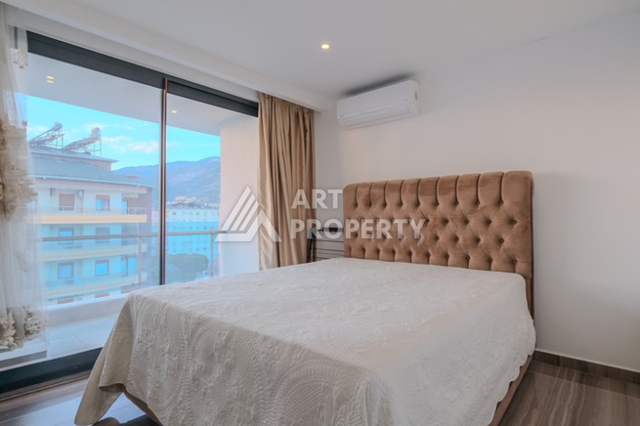 Элитный пентхаус 3+1 с панорамным видом на море и город в районе пляжа Клеопатры - Ракурс 7