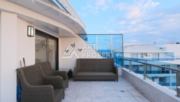 Элитный пентхаус 3+1 с панорамным видом на море и город в районе пляжа Клеопатры - Ракурс 9