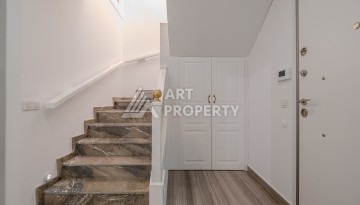 Элитный пентхаус 3+1 с панорамным видом на море и город в районе пляжа Клеопатры - Ракурс 10