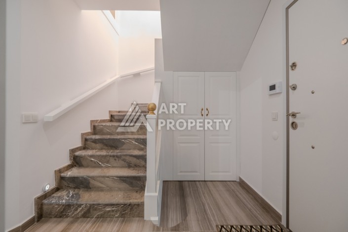 Элитный пентхаус 3+1 с панорамным видом на море и город в районе пляжа Клеопатры - Ракурс 9