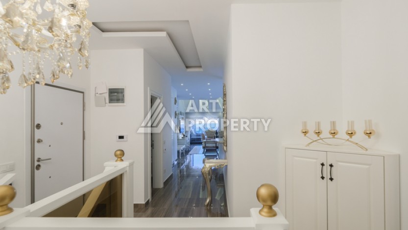 Элитный пентхаус 3+1 с панорамным видом на море и город в районе пляжа Клеопатры - Ракурс 10