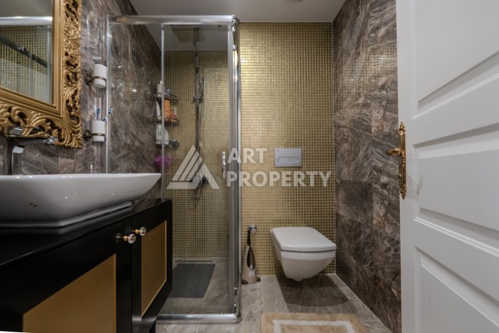 Элитный пентхаус 3+1 с панорамным видом на море и город в районе пляжа Клеопатры - Ракурс 11