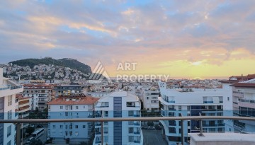 Элитный пентхаус 3+1 с панорамным видом на море и город в районе пляжа Клеопатры - Ракурс 21