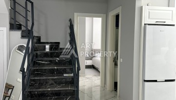 Эксклюзивный пентхаус 3+1 с потолками 3,5  м и панорамным видом на море и горы в Махмутларе - Ракурс 11