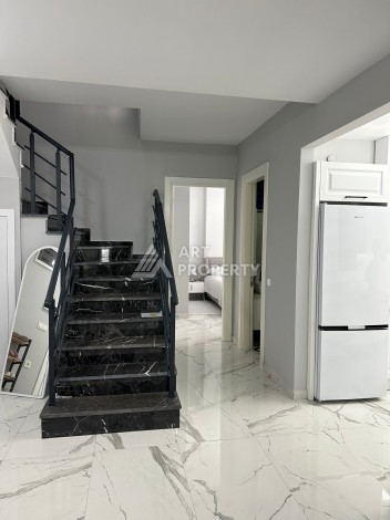 Эксклюзивный пентхаус 3+1 с потолками 3,5  м и панорамным видом на море и горы в Махмутларе - Ракурс 10