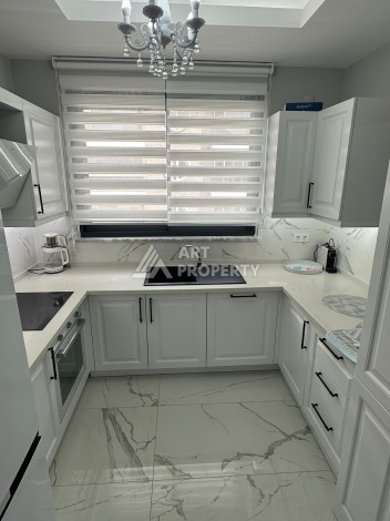 Эксклюзивный пентхаус 3+1 с потолками 3,5  м и панорамным видом на море и горы в Махмутларе - Ракурс 11