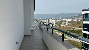 Эксклюзивный пентхаус 3+1 с потолками 3,5  м и панорамным видом на море и горы в Махмутларе - Ракурс 20