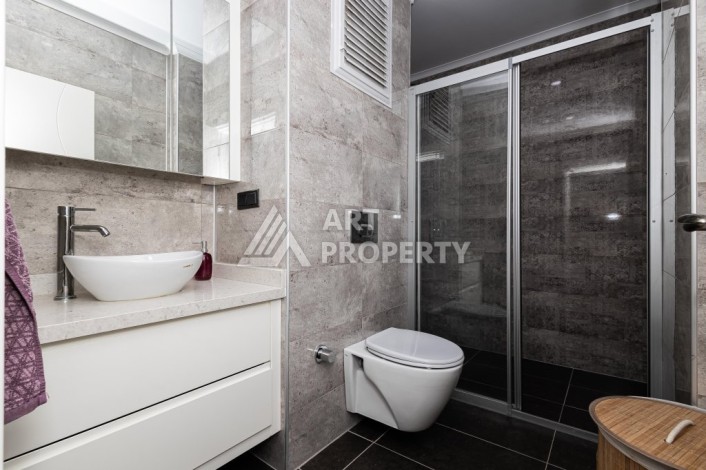 Просторная квартира 3+1 с видом на горы и море в престижном районе Кестель, Алания. - Ракурс 13