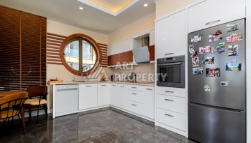 Просторная квартира 3+1 с видом на горы и море в престижном районе Кестель, Алания. - Ракурс 23