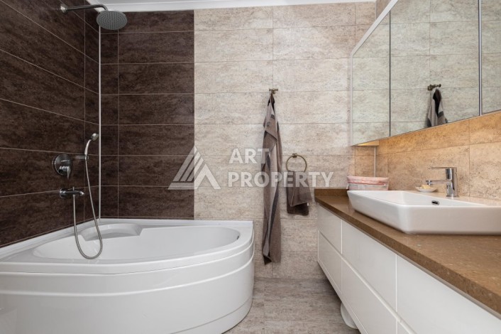 Просторная квартира 3+1 с видом на горы и море в престижном районе Кестель, Алания. - Ракурс 23