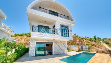 Современная вилла 5+1 с панорамным видом на море и гражданством Турции в Каргыджаке - Ракурс 1