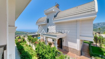 Современная вилла 5+1 с панорамным видом на море и гражданством Турции в Каргыджаке - Ракурс 45