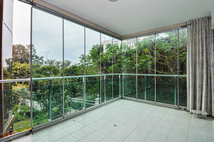 Четырехкомнатная квартира в 50 метрах от Средиземного моря в районе Кестель, Алания, 120 м2 - Ракурс 4