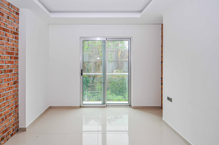 Четырехкомнатная квартира в 50 метрах от Средиземного моря в районе Кестель, Алания, 120 м2 - Ракурс 6