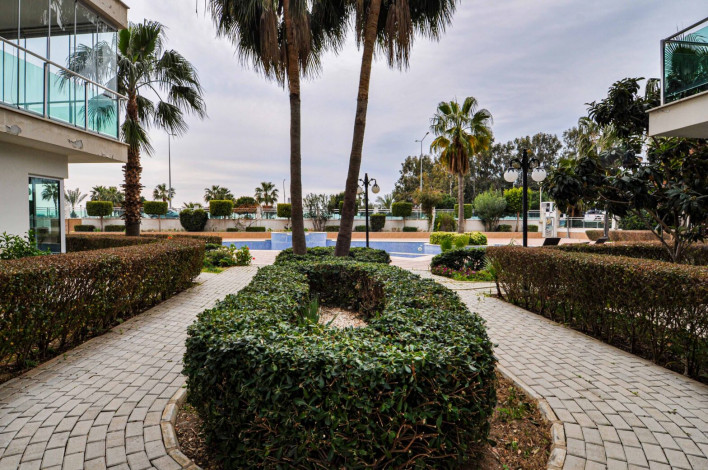 Четырехкомнатная квартира в 50 метрах от Средиземного моря в районе Кестель, Алания, 120 м2 - Ракурс 19