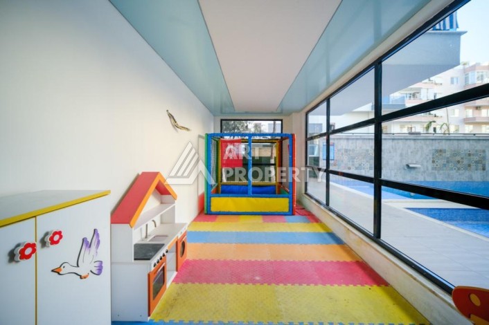 Квартира 2+1 с большим застекленным балконом, 110 кв.м. Махмутлар, Алания - Ракурс 4